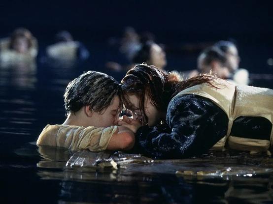 重温经典《泰坦尼克号》，感动与震撼并存，这部我最喜爱的电影