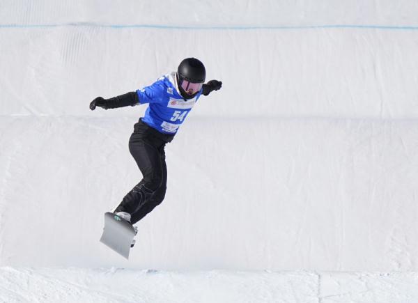走近冬奥｜国际雪联单板滑雪障碍追逐赛开赛