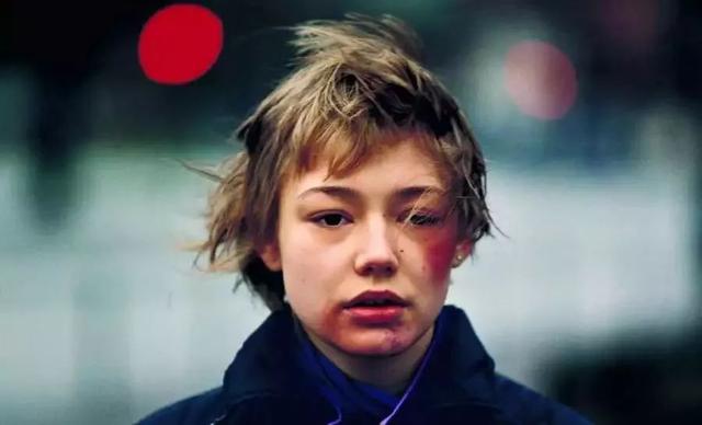 比《芳华》的催泪弹还猛，这个俄罗斯的16岁少女看哭了无数人